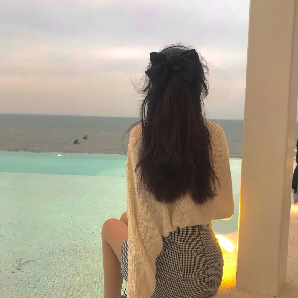 怕羞的黄莺